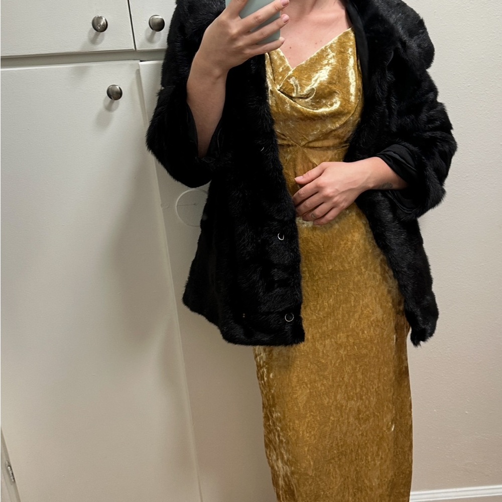 Elegant Black Mink Fur Coat